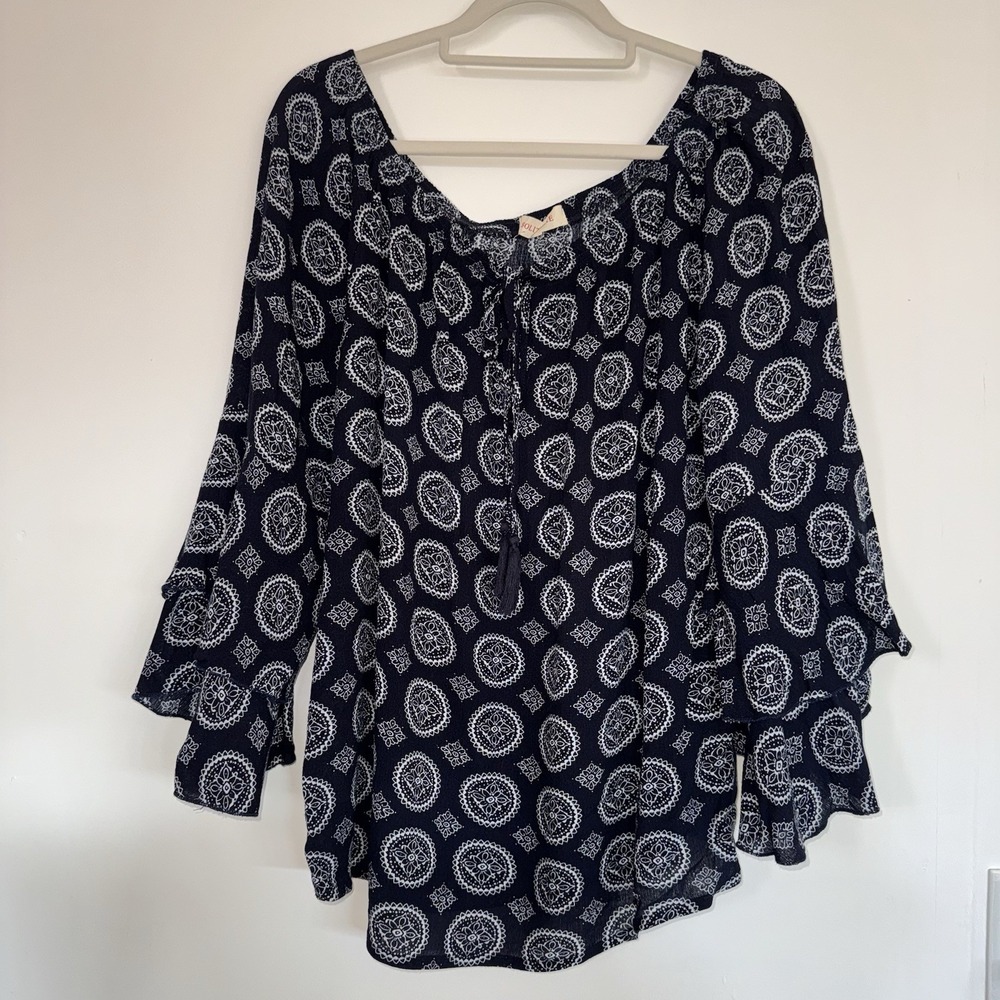 Solitaire Women's XL Boho Style Shirt Layered Bell Sleeves Blue Geometric Print